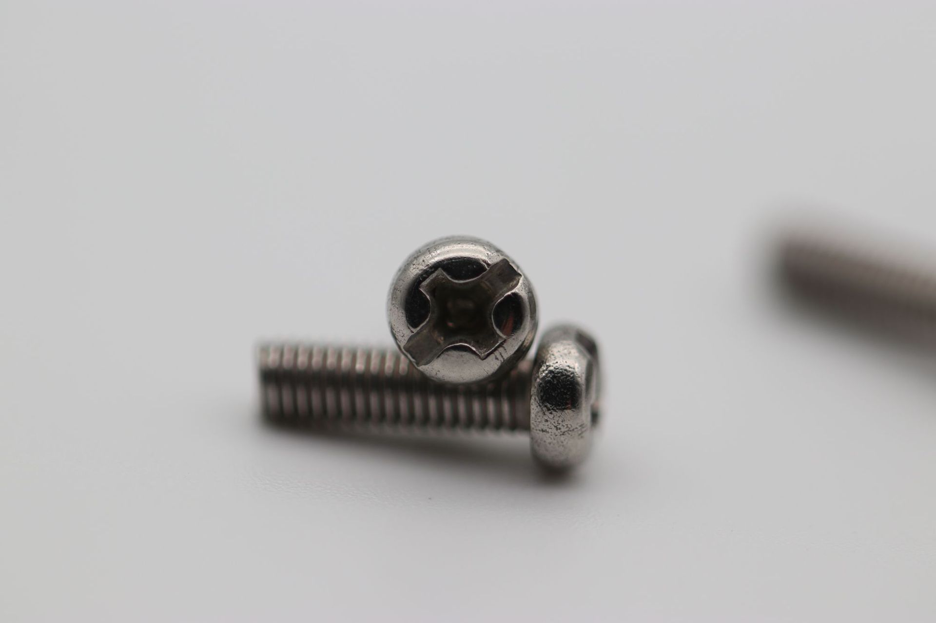 供应不锈钢螺钉 十字槽圆柱头螺钉 gb822螺钉