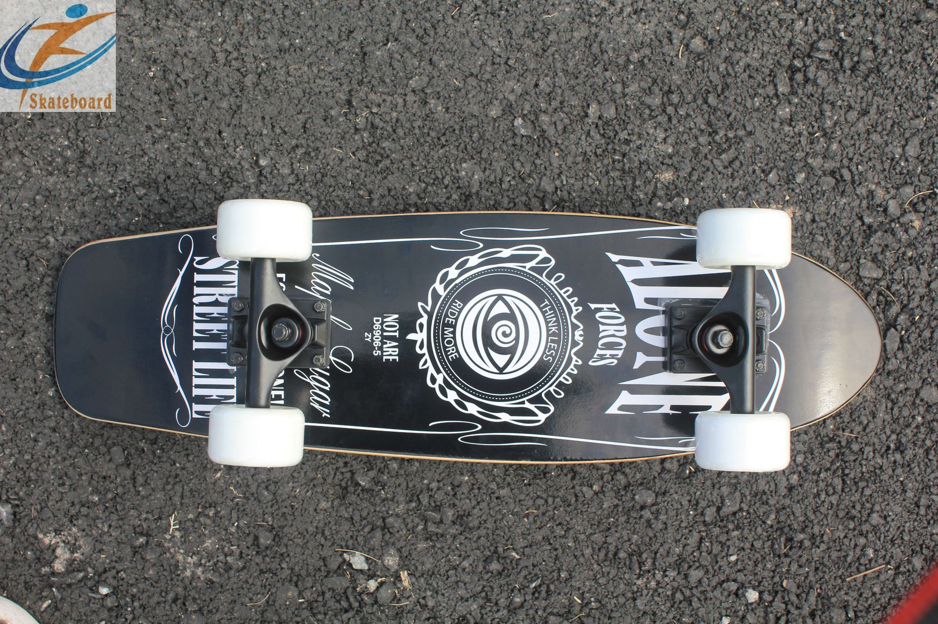 厂家直销中源滑板 专业单翘滑板大鱼板青少年刷街枫木板四轮滑板