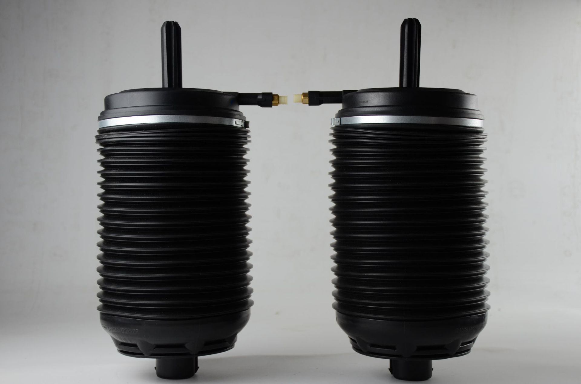 适用保时捷macan空气减振后气包95b616001b95b616002b年终大促销