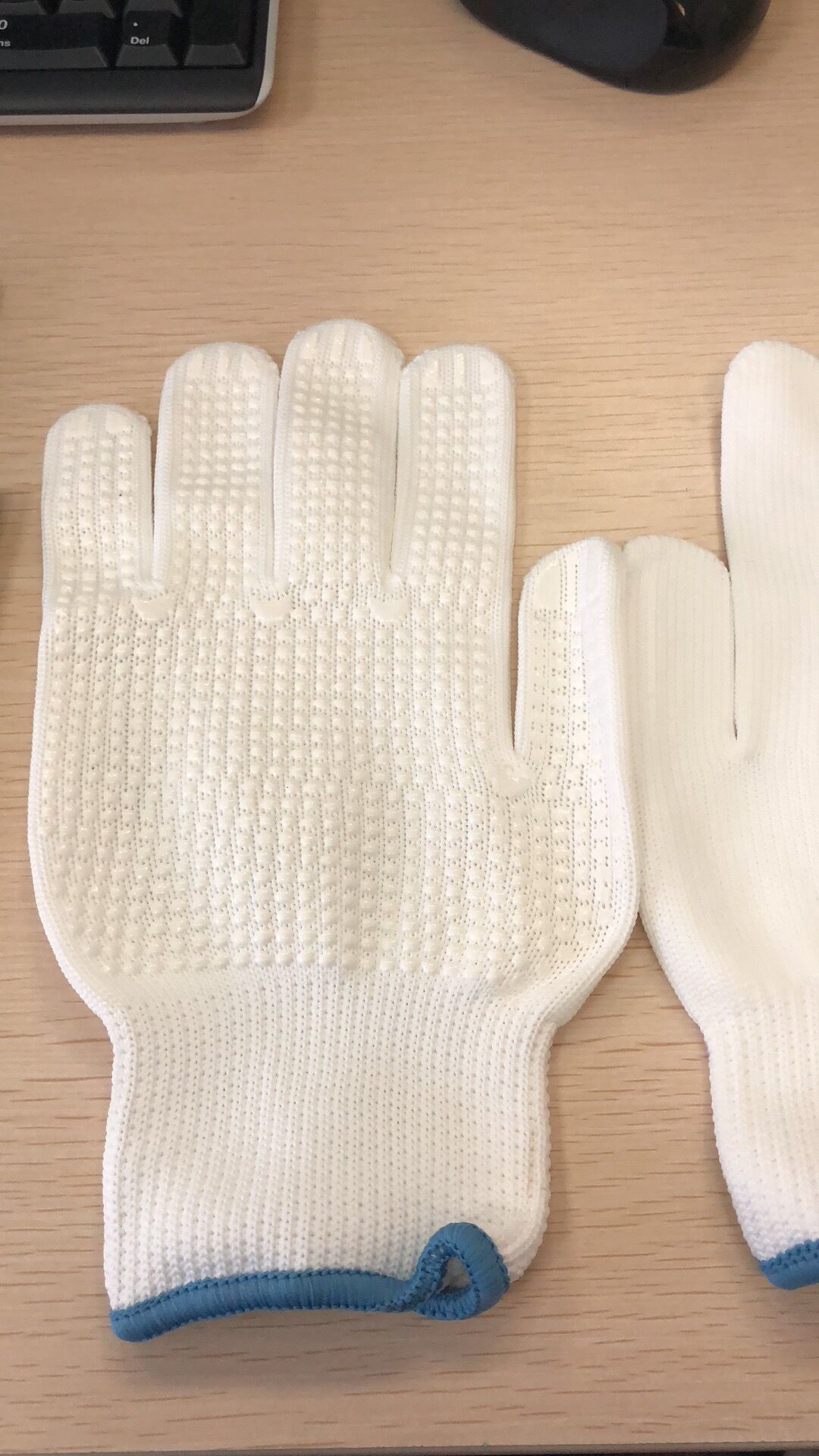 供应三合p1500尼龙点胶手套防滑耐磨轻便灵巧透气防护手套批发