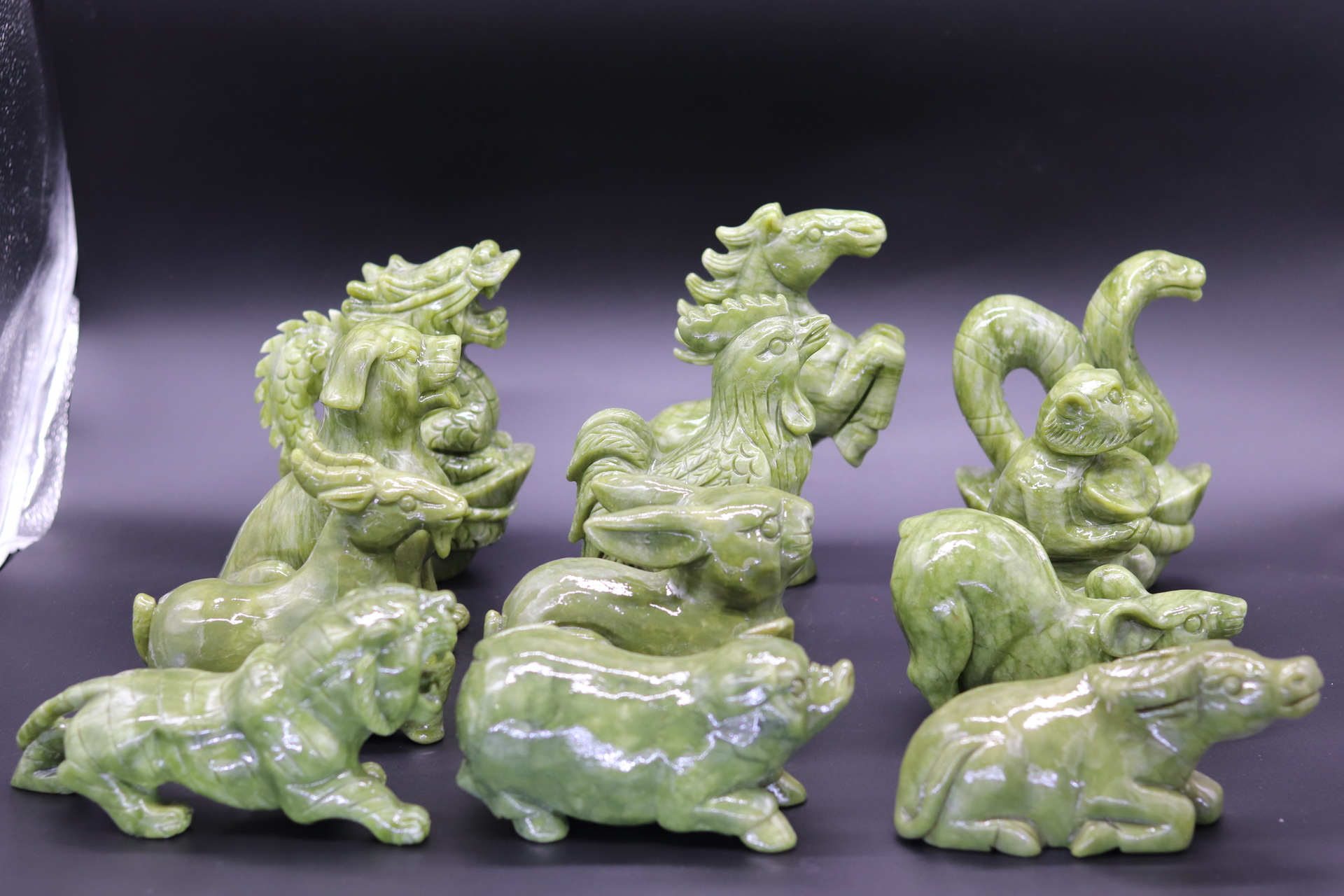 天然南玉十二生肖摆件工艺品猪狗牛羊龙马蛇猴兔鼠虎鸡风水玉雕设