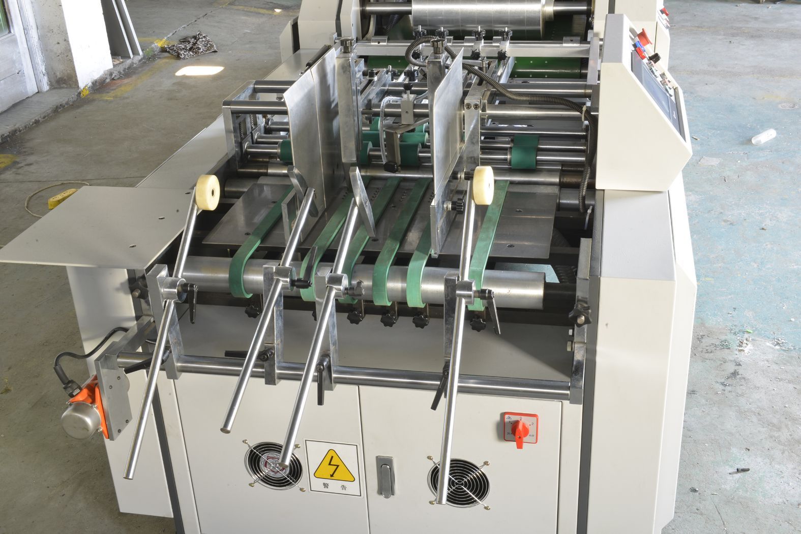 汇龙厂家直供tc-660全自动高速纸盒窗口贴膜胶片机双压线贴窗机