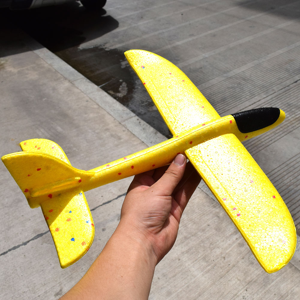 儿童爆款手抛泡沫飞机特技回旋带灯闪光耐摔滑翔飞机玩具厂家直销