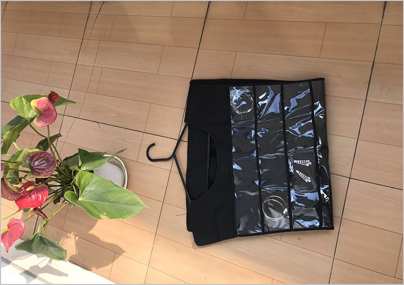 厂家直销9层36格口袋黑色无纺布pvc女士礼服形状首饰挂袋