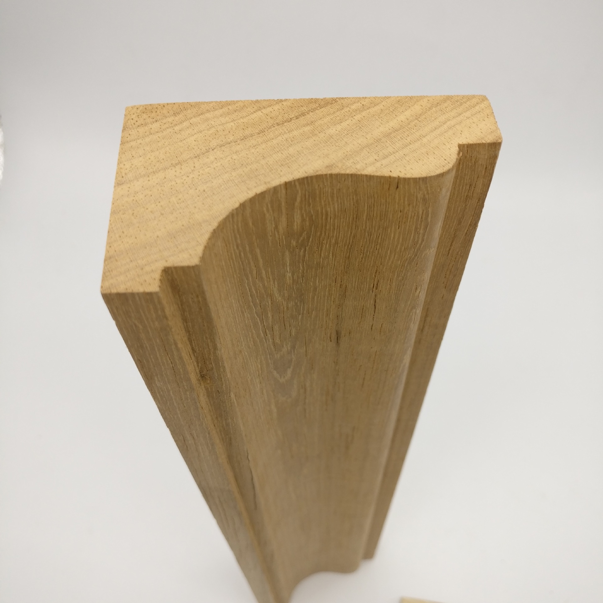 厂价批发工程实木阴角线定制木质装饰柚木阴角线天花线可定做