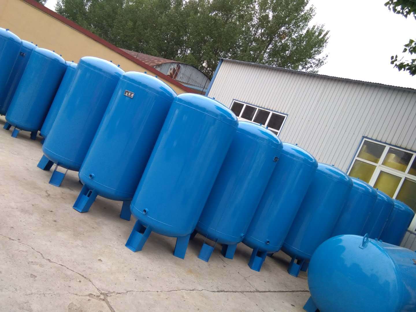 北京日兴压力罐供水罐 全自动无塔供水器 河北无塔供水器压力罐