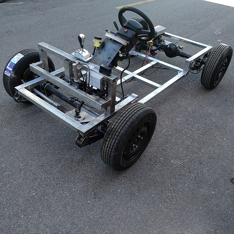 新能源影视道具电动四轮轿车底盘代步车成人自制轿车新款驱动车架