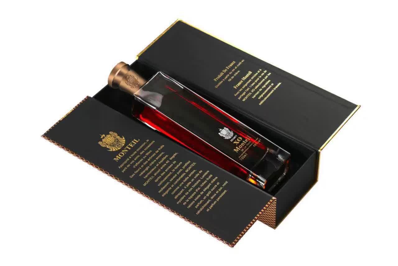 xo 净含量:700ml 陈酿类型:橡木桶中陈年 葡萄品质:白玉霓(ugni blanc