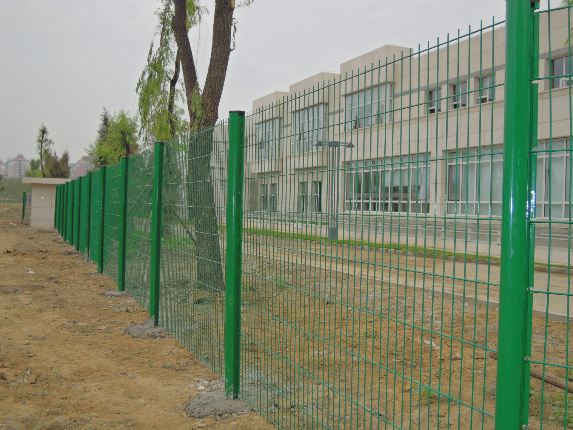 铁丝围栏网_厂家现货供应优质荷兰网 农庄鱼塘铁丝围栏网 铁路护栏网
