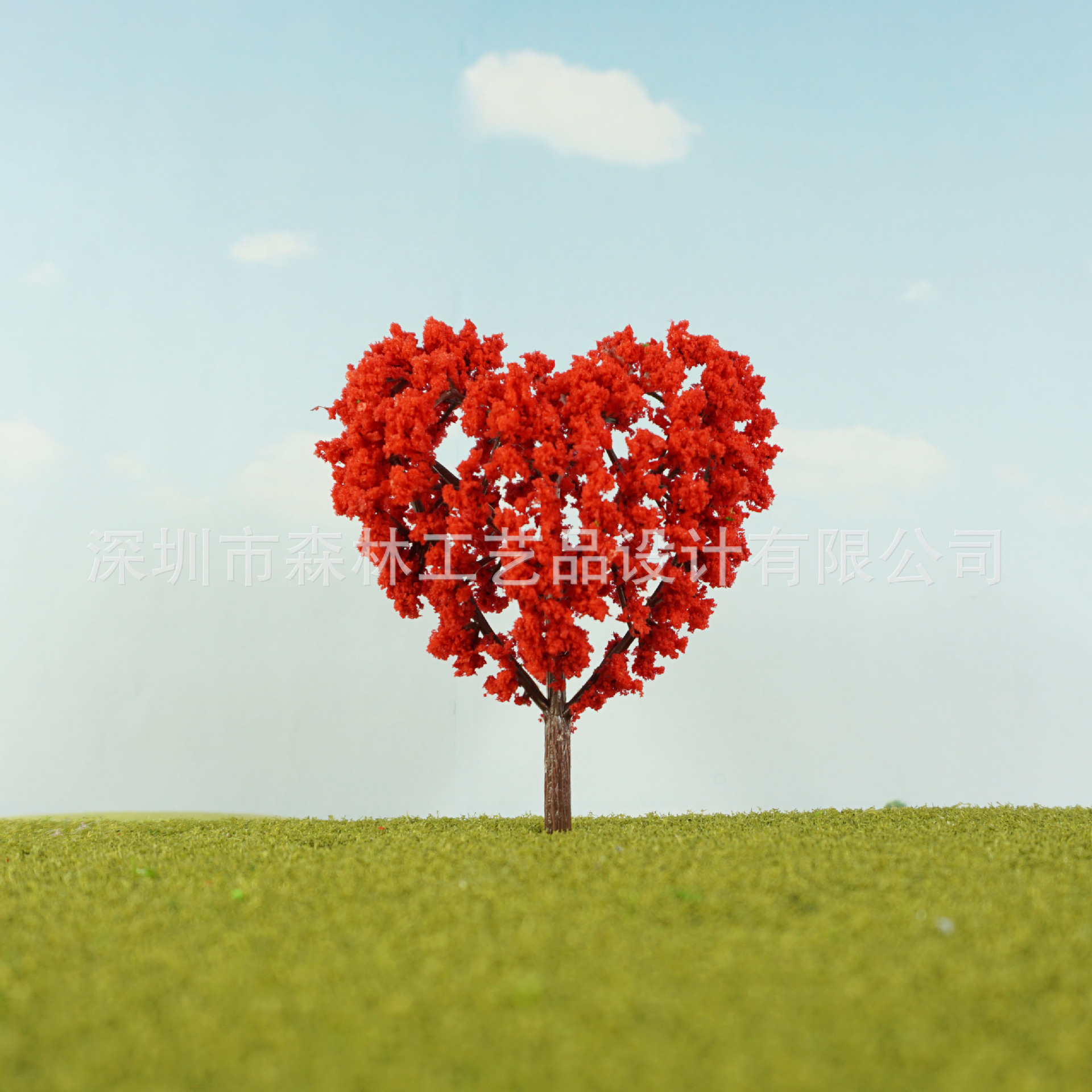 特点:精工细作模型树,高度的仿真效     果,纯手工制作.