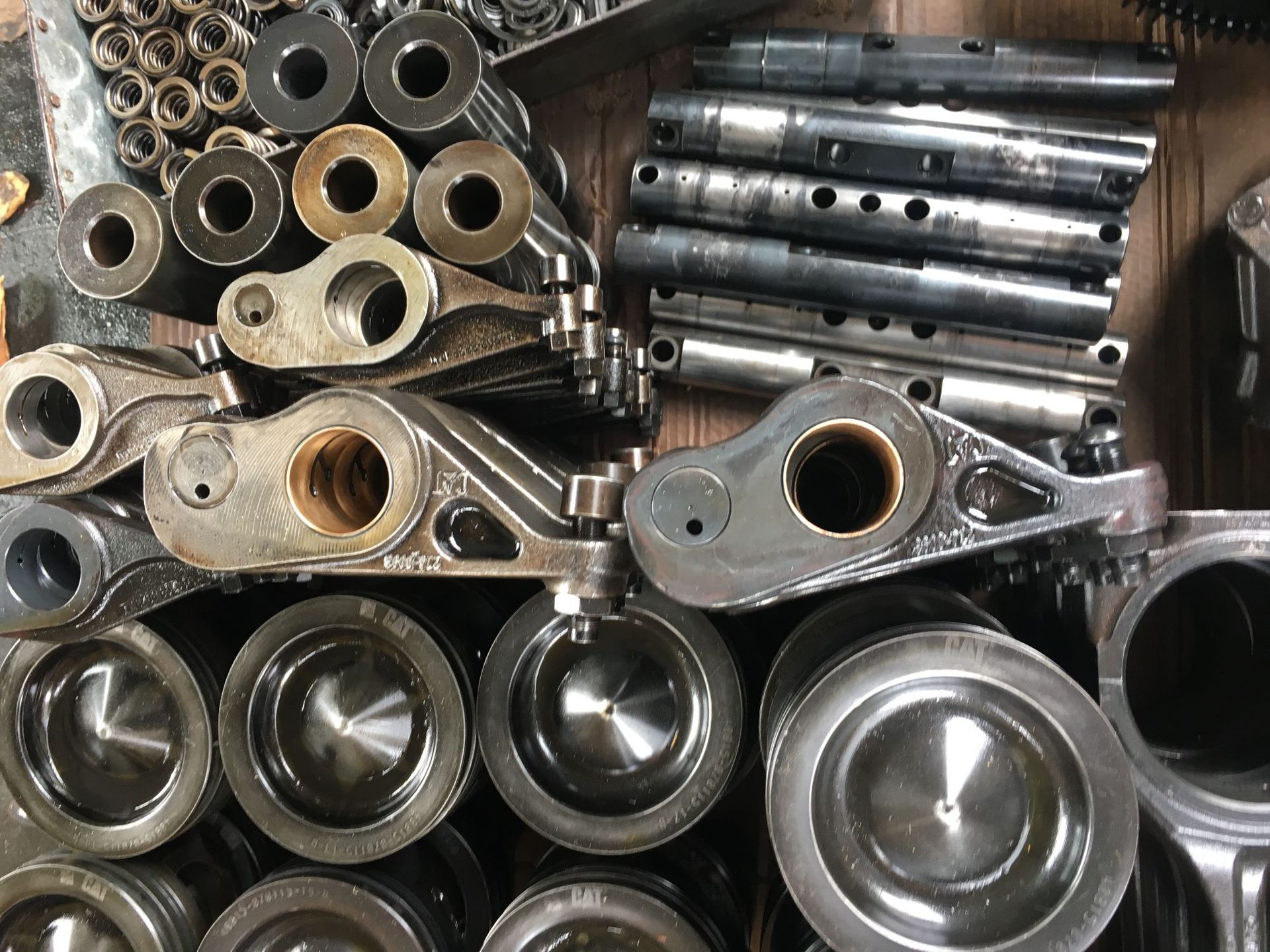 销售卡特彼勒c18发电机组油嘴摇臂274-8093