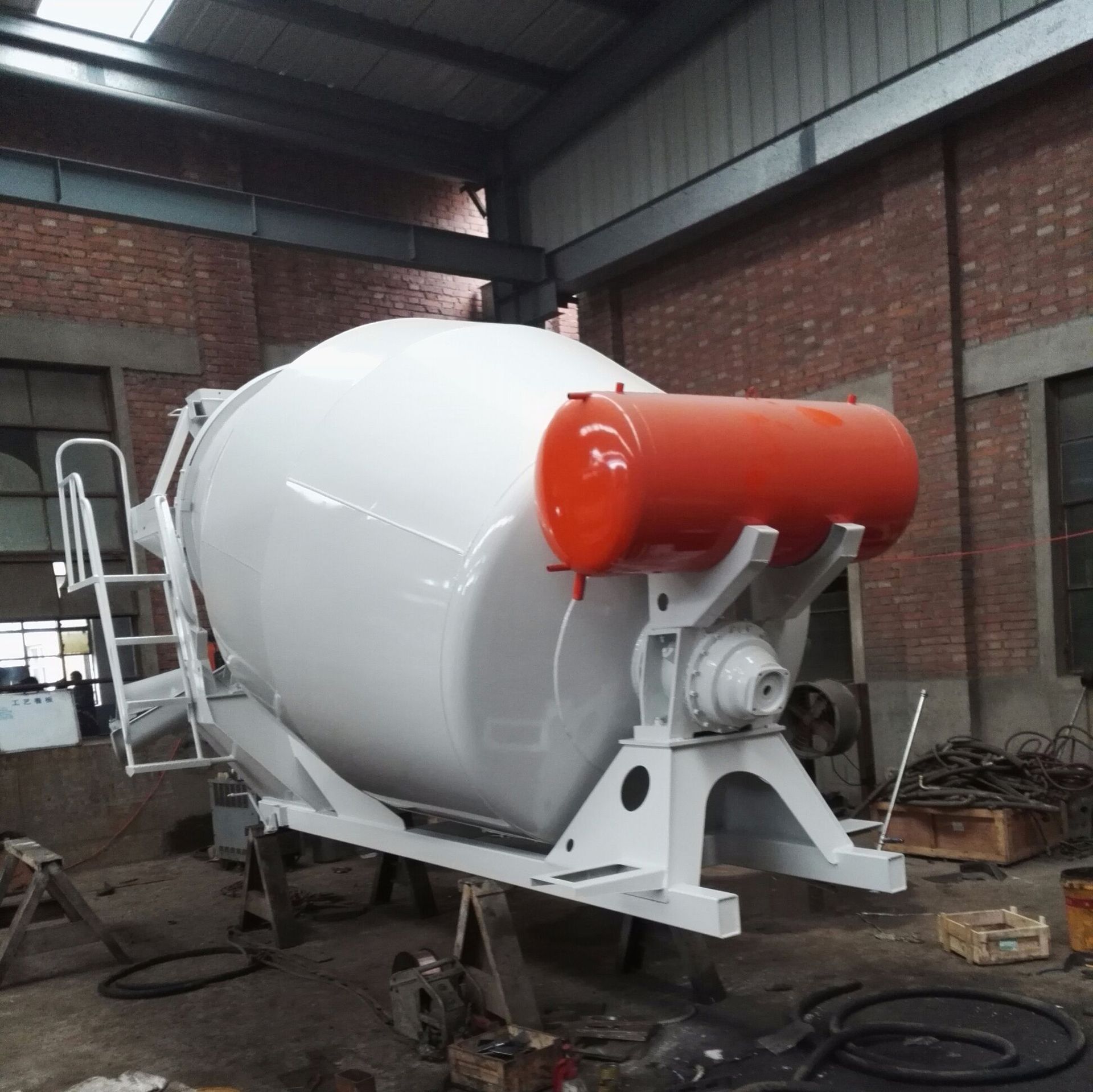 三轮车搅拌罐 小型车载液压混凝土运输罐 建筑工地砂浆运输搅拌罐