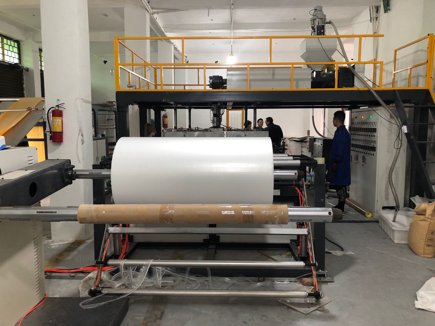 ls1600pe复合聚乙烯气泡膜机新型全自动高速多层复合气泡膜机组