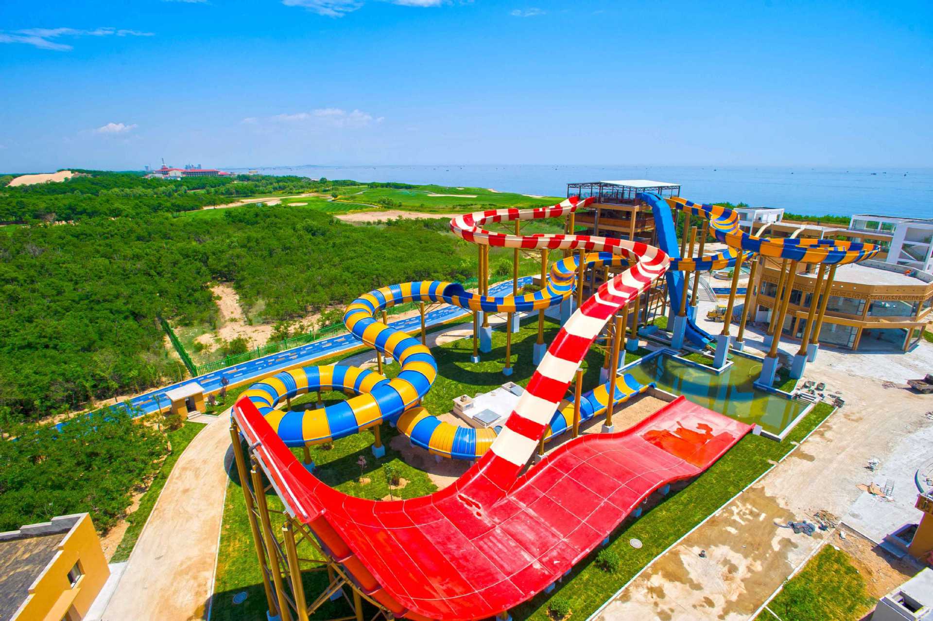 螺旋滑梯玻璃钢滑梯水上乐园游乐设备滑滑梯水上乐园设备厂家