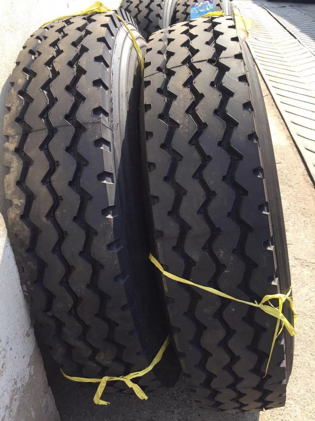 瑞福莱650r16全钢线轮胎 轻卡汽车轮胎