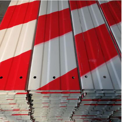 批发供应18公分宽度踢脚板 工地警示带 建筑踢脚板 价格低