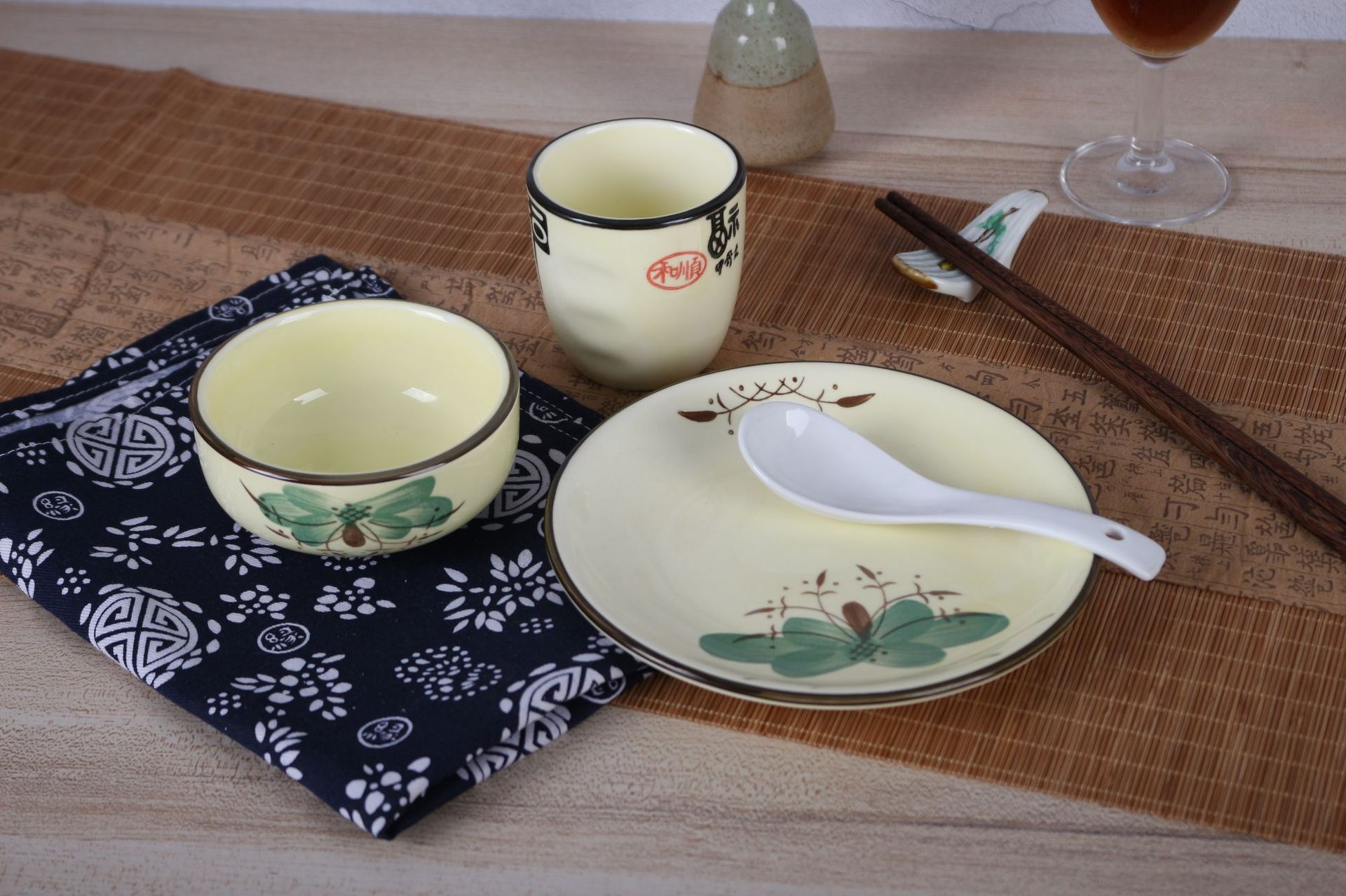 镁制强化瓷加厚消毒餐具套装 酒店四件套釉下彩黄釉蝴蝶花 直销