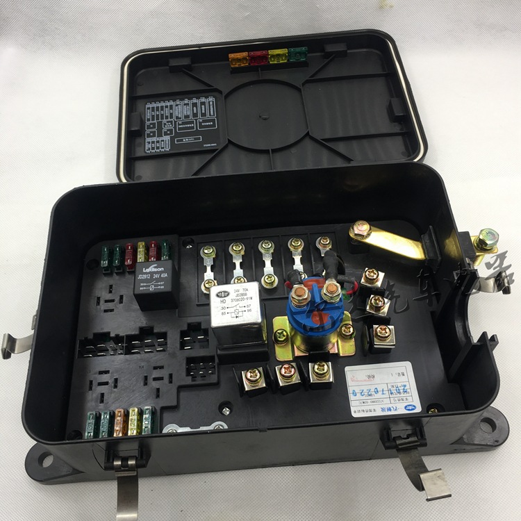 适用解放j6盒控制盒保险盒电源盒总成3722080-40w/c 3722121-40w