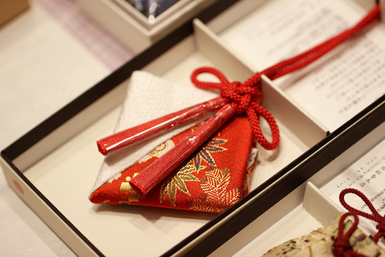 山田松香木店御守祈福汽车平安香挂安神助眠香囊香包礼盒樱