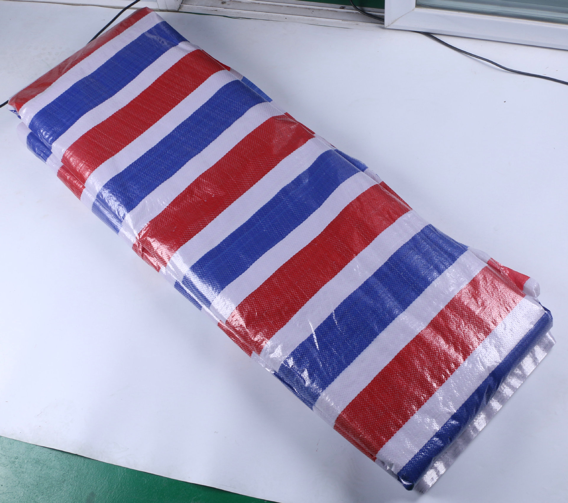 双膜遮阳三色彩条布防晒塑料篷布货场盖布装修防尘防水雨布批发