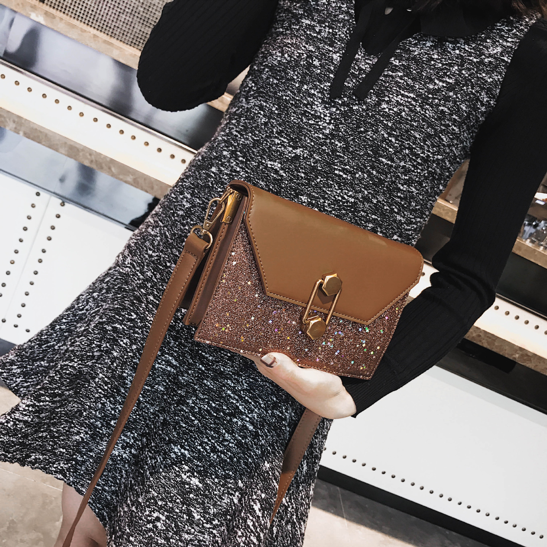 chic包包女2018春季新款潮韩版百搭亮片小方包单肩斜挎少女小挎包