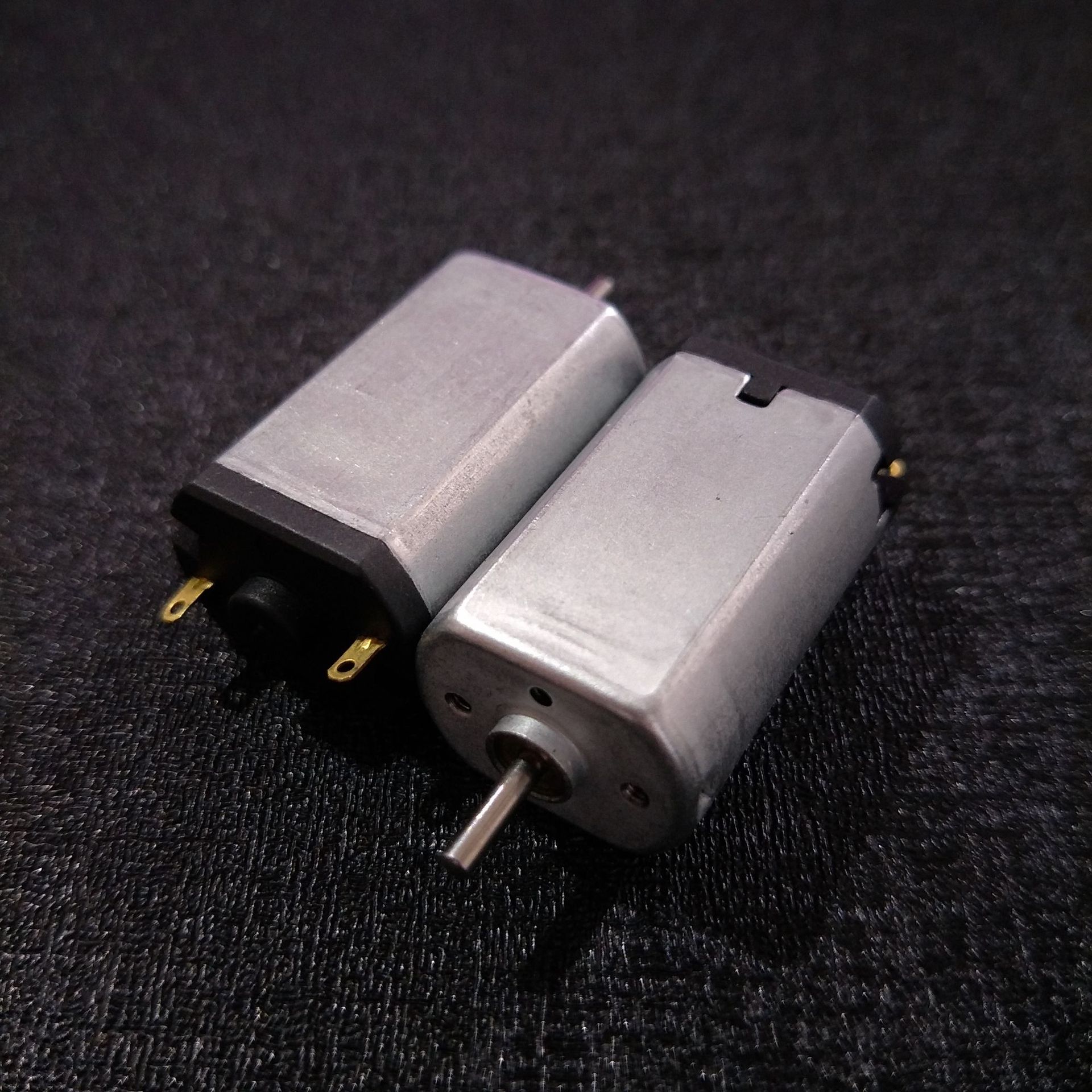 剃须刀理发器微型电机 diy玩具微电机马达 电动牙刷直流微型马达