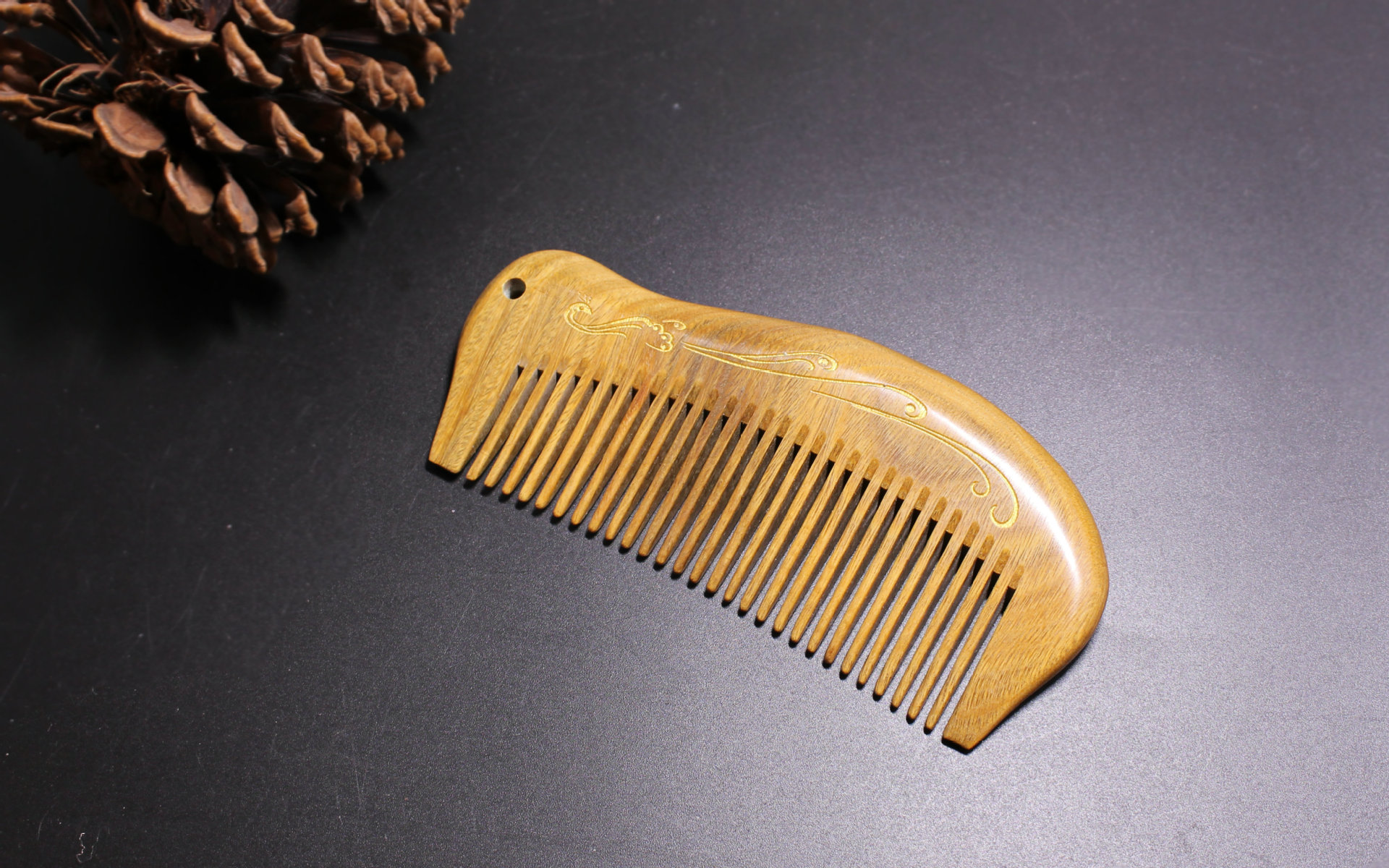 绿檀木梳子描金新款描金彩绘刻花刻字梳欢迎批发厂家工艺梳美发梳