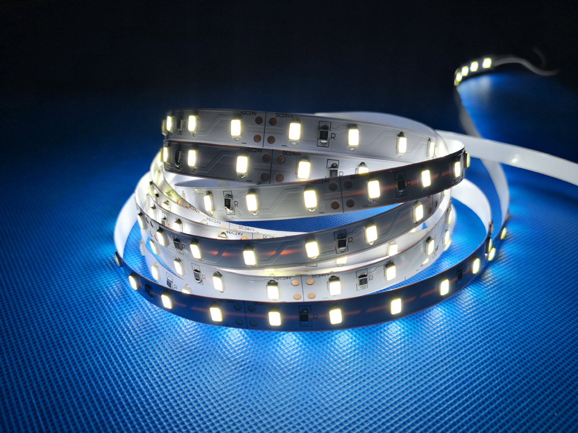 出口外贸品质led5730灯带一米60灯led灯条厂家供应12v 24v