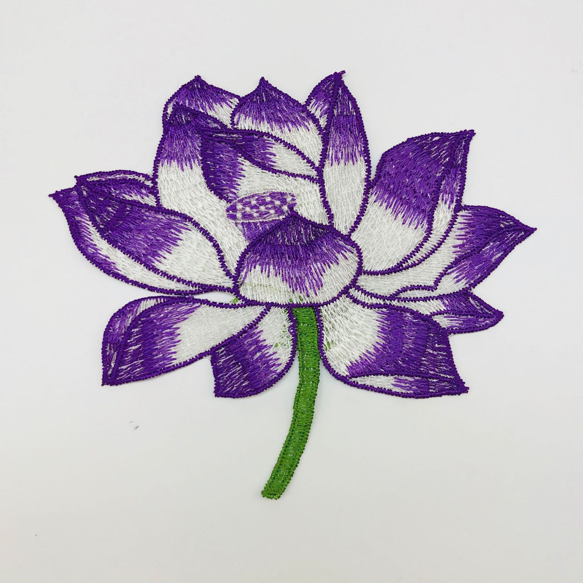 厂家直销新款刺绣 荷花水溶绣花 民族礼服大补丁 舞台演出服贴花