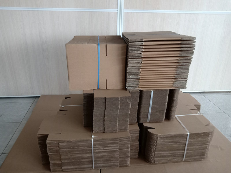 厂家供应捆装纸箱100个/组 快递纸箱服装盒快递包装箱纸箱定做