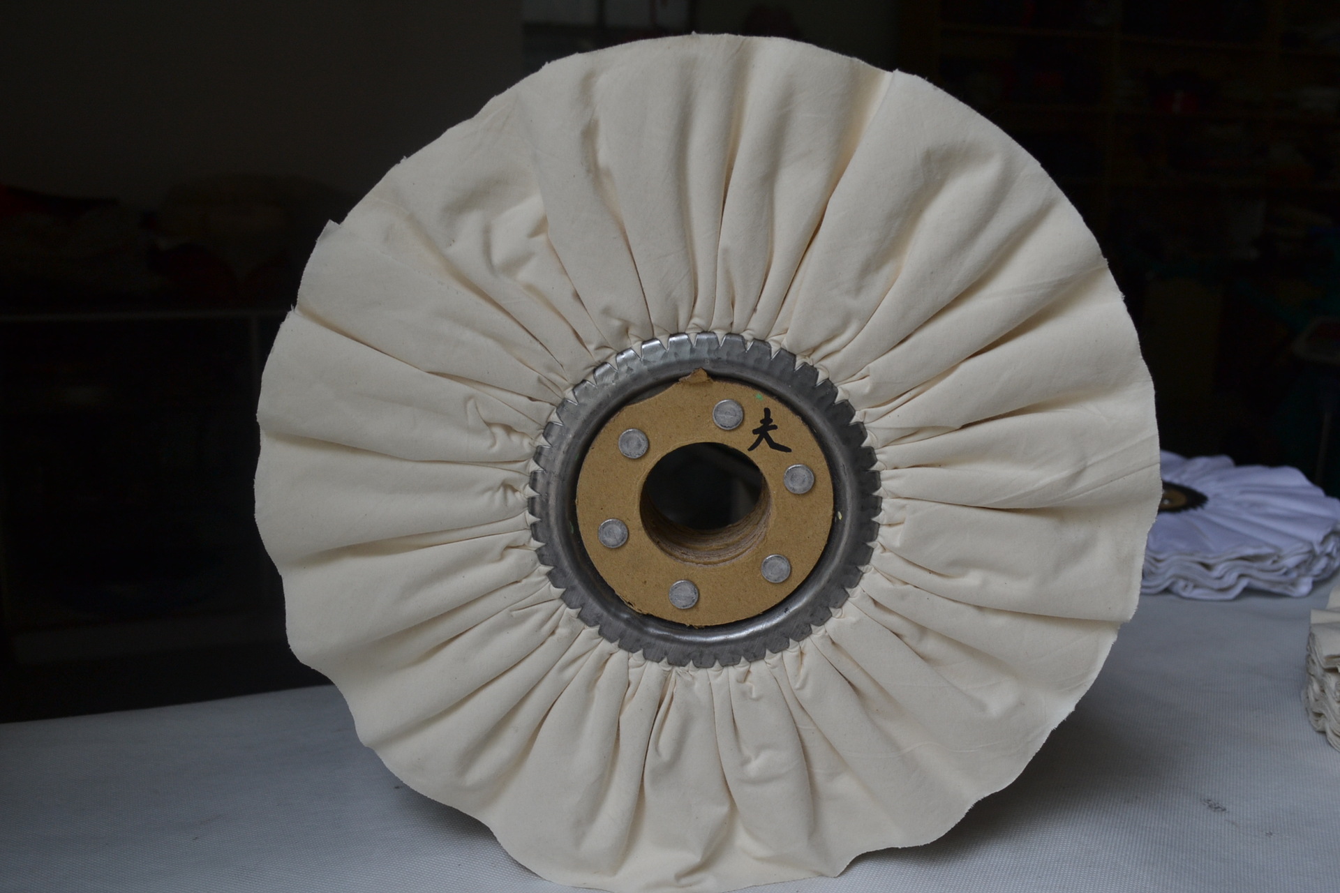 200/250/300/350/400 防羽雨布风轮 66页*16孔 金属不锈钢抛光轮