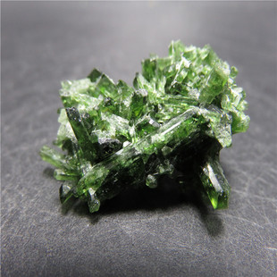 透辉石 天然宝石 原石 巴基斯坦宝石 矿物标本 矿物晶体 t60