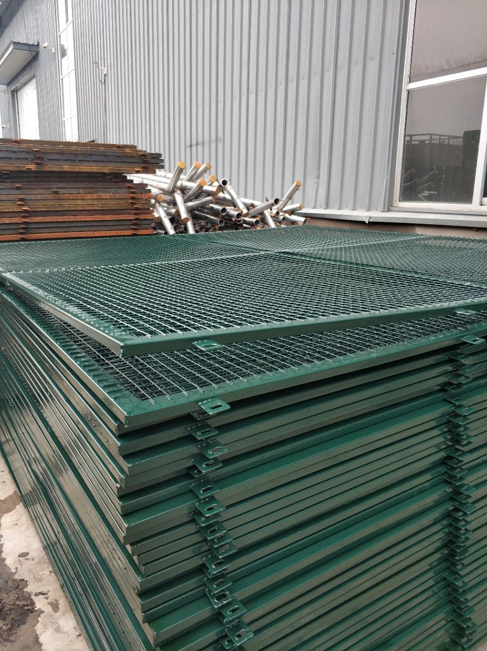 电焊网格加边框挡砟网轧花网格框架护栏墨绿色桥梁防抛网定做直销