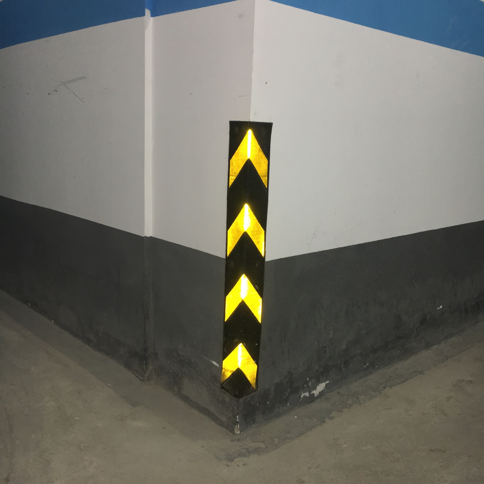 包柱橡胶防撞护角护墙角地下车库物流反光护角