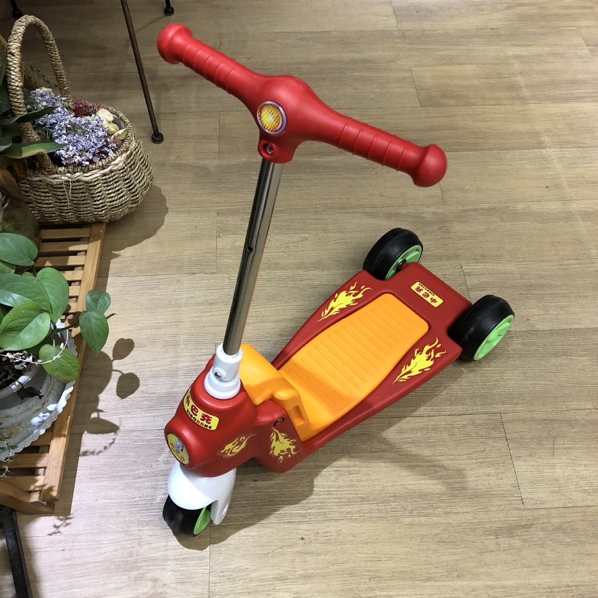 儿童滑板车3轮踏板车宝宝可坐儿童滑行车适合1-5岁儿童玩具童车