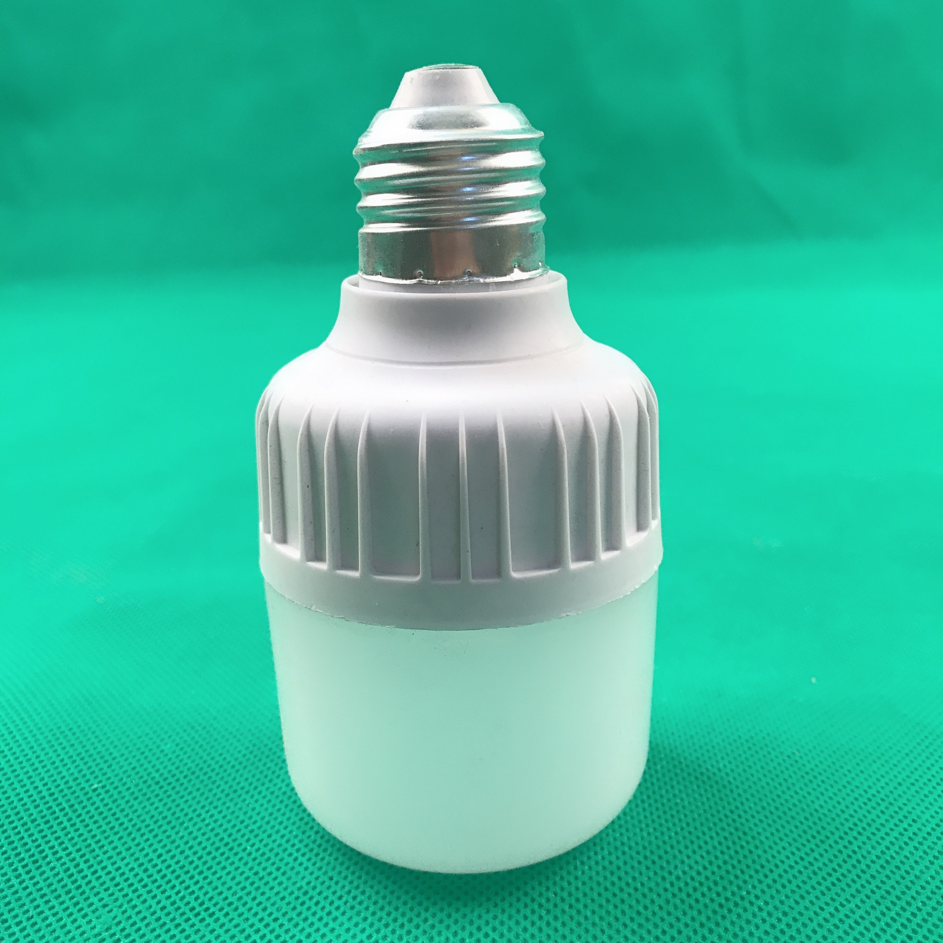 家用12w灯泡塑料球灯泡节能灯泡跑江湖地摊2元店货源批发