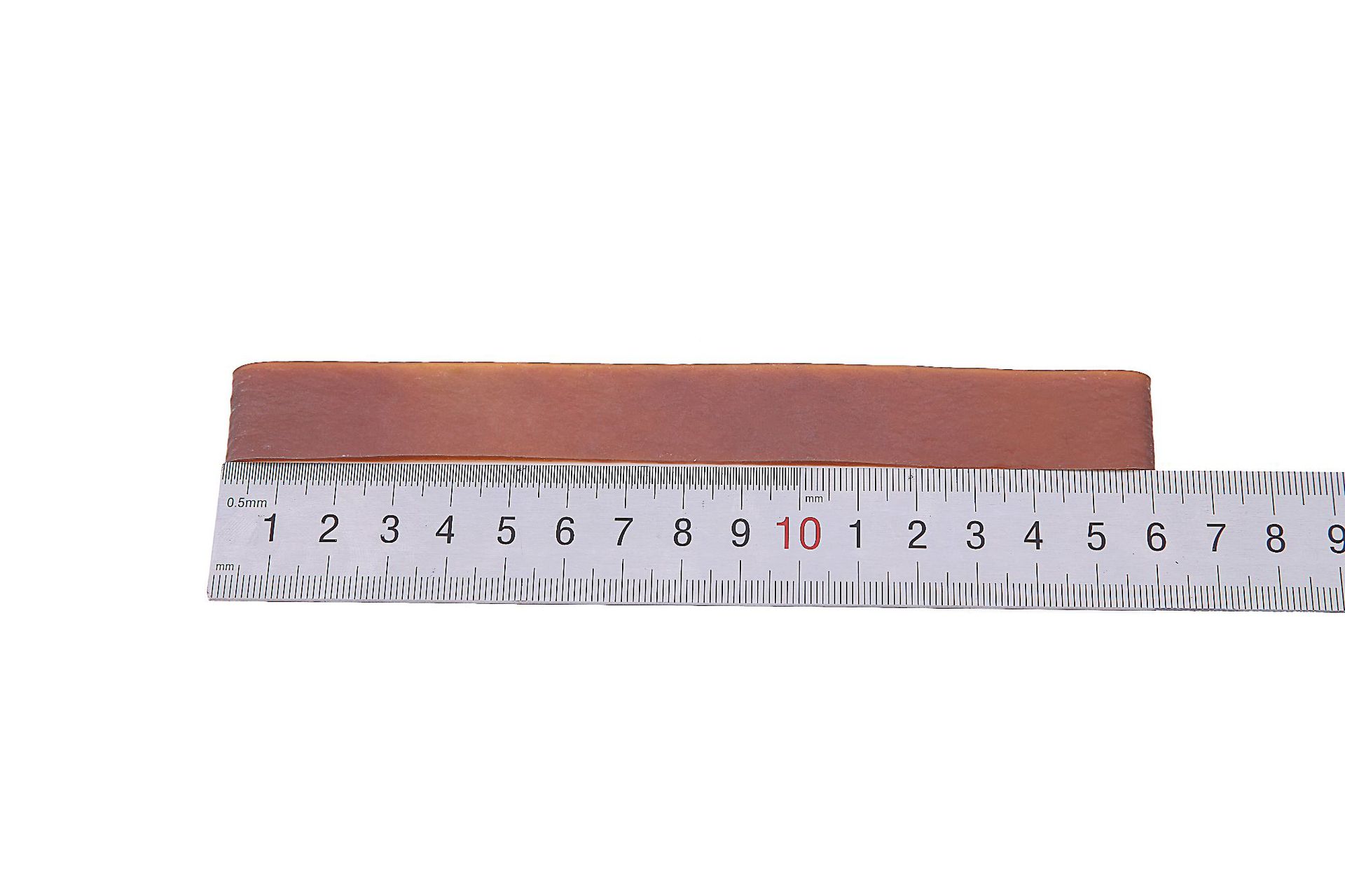 橡皮筋对折长度16cm,周长32cm宽度约为2cm