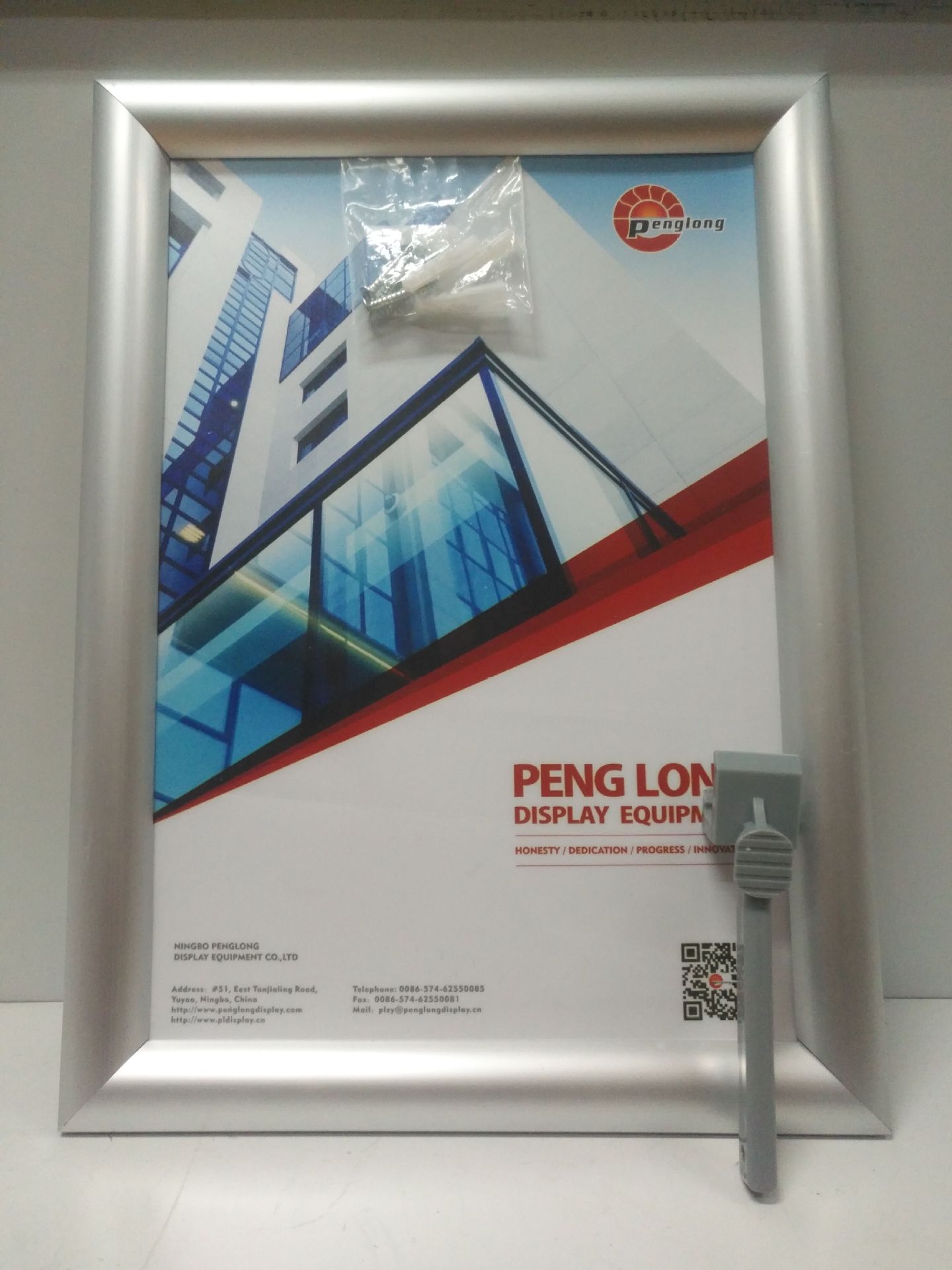 出口铝合金相框开启式海报框定制电梯广告框壁式画框a3 a4带扳手