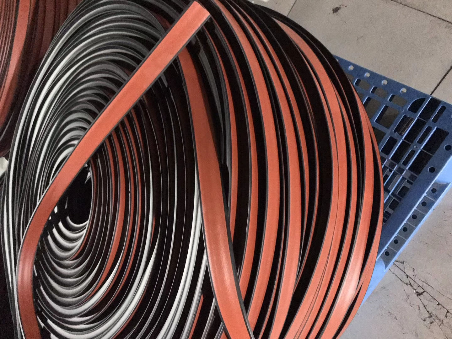 弹性橡胶密封垫用粘结剂技术指标 弹性橡胶密封垫生产厂家