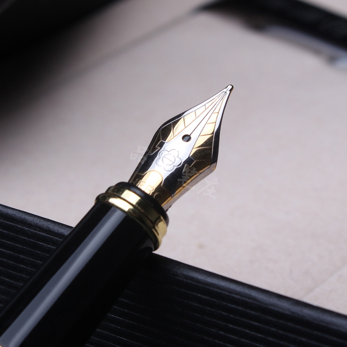 厂家直销英雄1502钢笔套装礼盒练字办公礼品铱金钢笔可定制logo