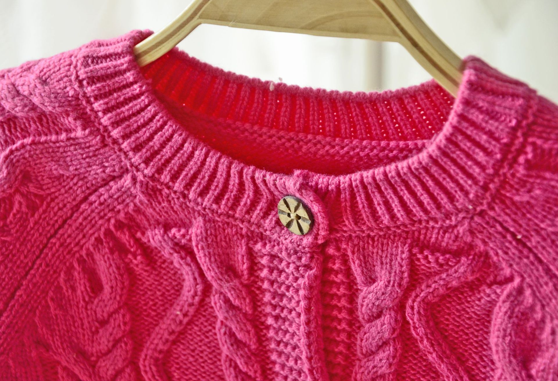 儿童编织毛衣开衫新款价格 哪款女儿童手工编织毛衣开衫牌子比较好的