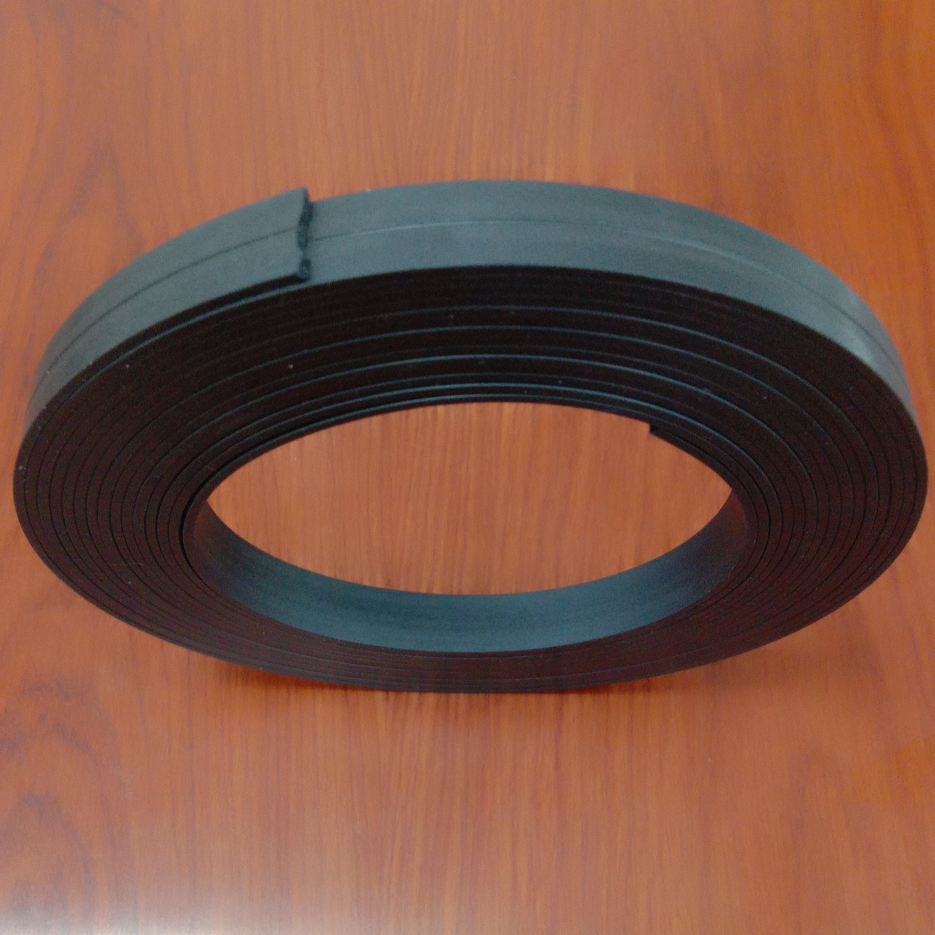 厂家直销 条状橡胶磁 防蚊门帘纱门磁条 门帘磁条 批发定制