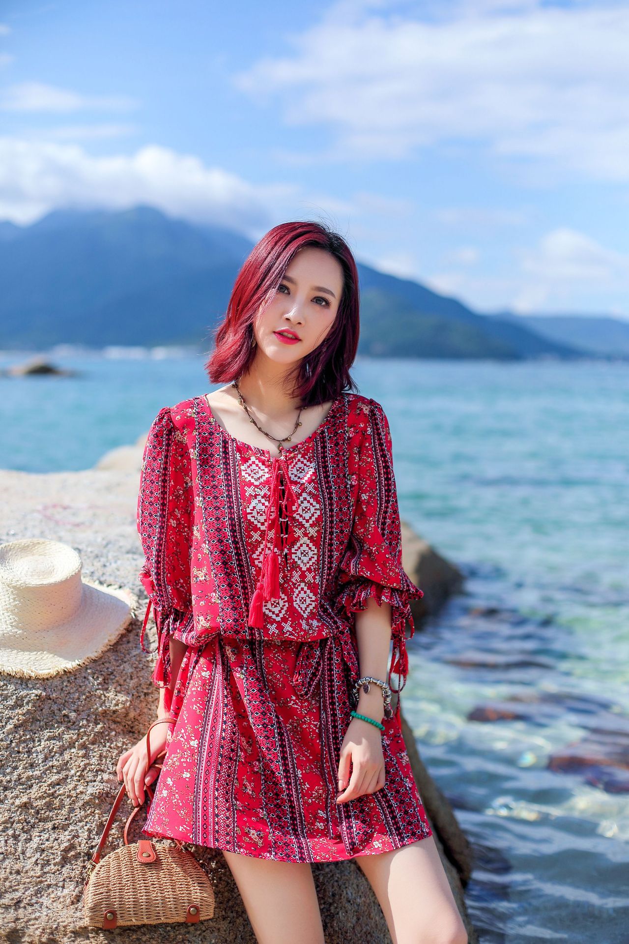 2018夏季新波西米亚抽绳流苏印花短款成熟红色连衣裙女f283