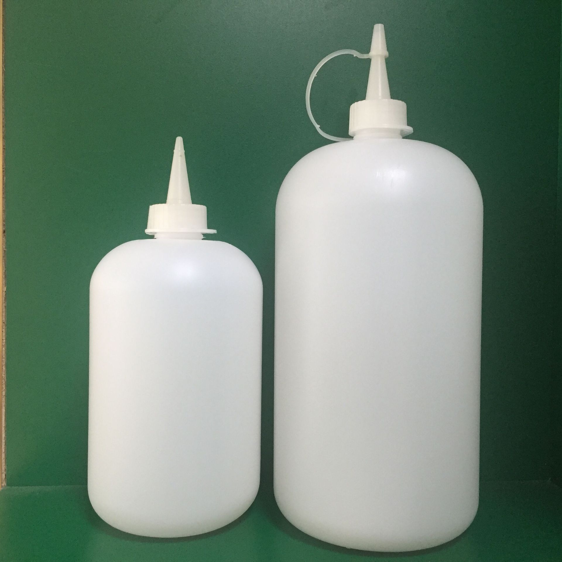 现货供应500ml胶水瓶塑料瓶500克乐泰胶水瓶分装化工瓶假睫毛胶瓶