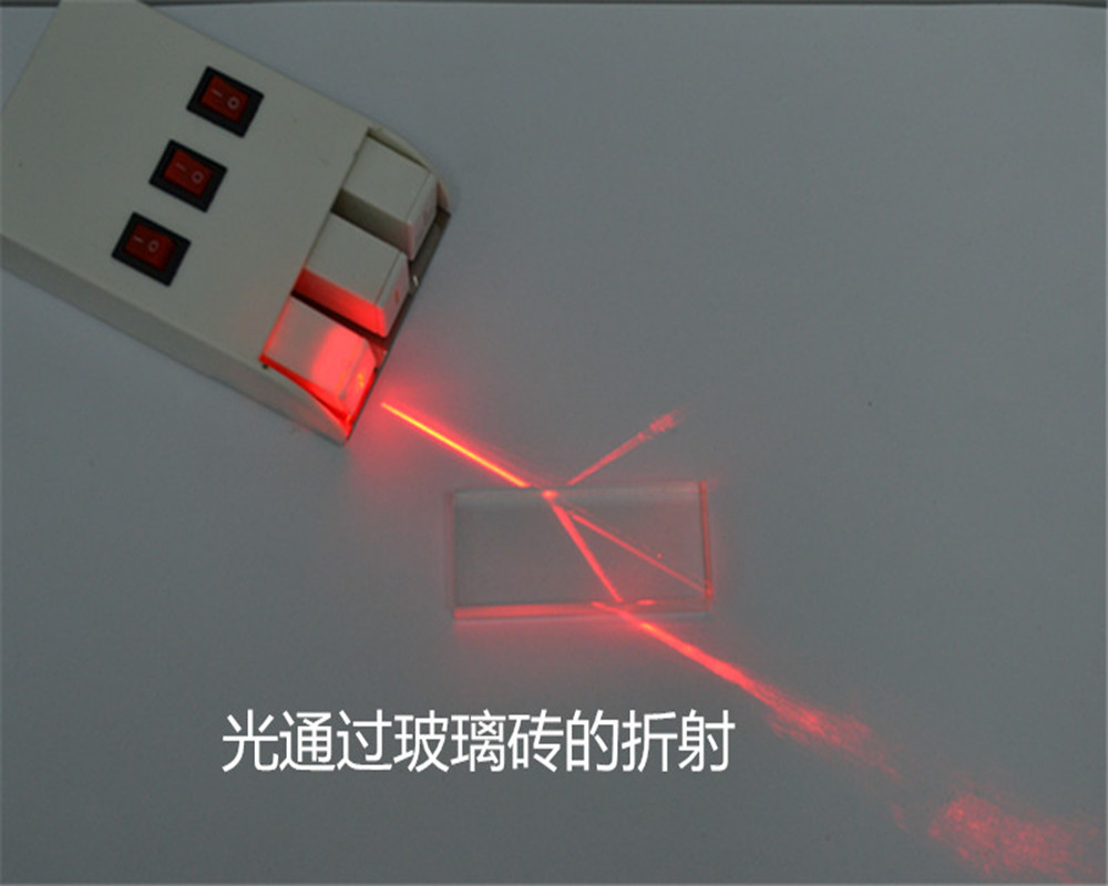 用途: 研究光通过玻璃砖的折射作用尺寸: 长6厘米 ,宽2.