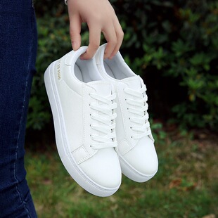 白色平跟女鞋单鞋