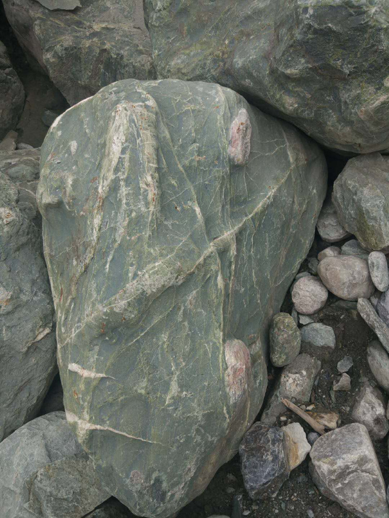 直销定制款富贵绿大型景观石泰山自然石红刻字石头大型门牌石头