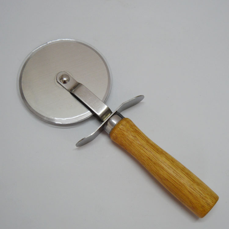 厂家直销大号不锈钢木柄介饼刀 披萨滚刀 蛋糕轮刀 烘焙工具