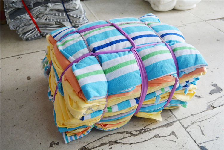 厂家直销吸水吸油全棉工业抹布 浅色边角料不掉毛大块全新擦机布