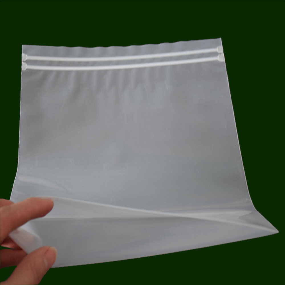 双拉链贴骨袋细节0003